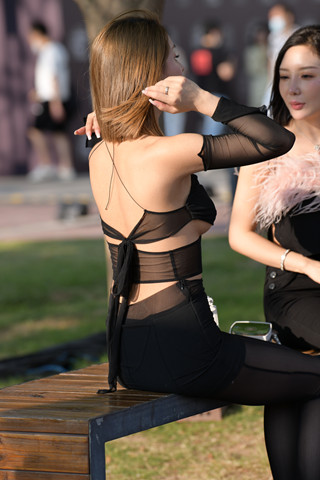 丰满时尚美女 【图片➕视频】