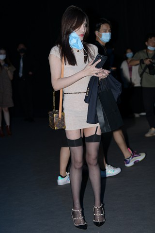 性感嘿丝包臀裙长腿美女