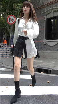 性感美腿街拍白裙高跟女 [401 MB/MP4]