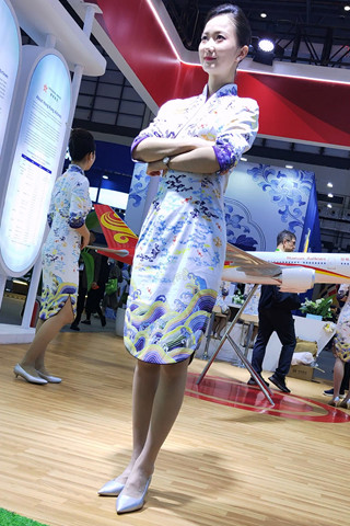 4K视频25旅交会海航颜值身材很赞灰si高跟