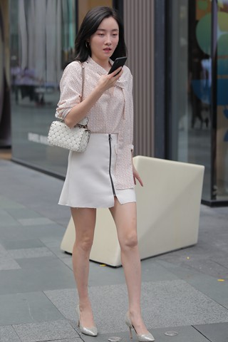 街拍有气质的成熟姐姐