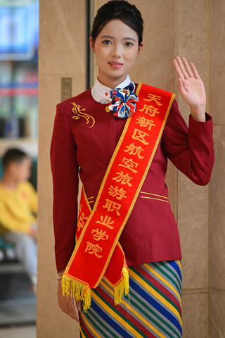 天府航空-眉清目秀