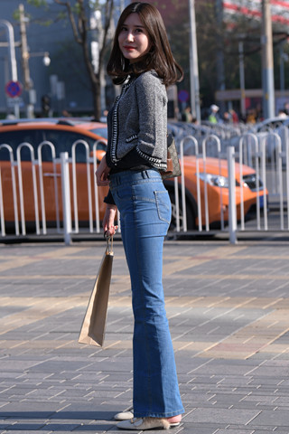 搭讪牛仔长裤长腿小姐姐