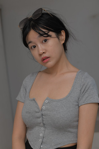 [一始专区] 喜欢看星座的女孩 【图片➕视频】