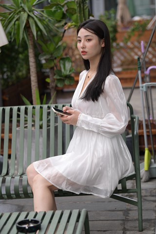 [一始专区] 白裙美女