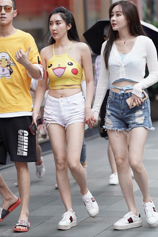 长发美腿小姐姐