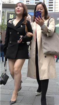 性感高跟长腿黑外套街拍美女 [1.01 GB/MP4]