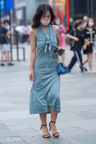 街拍裹身长裙时尚姐姐