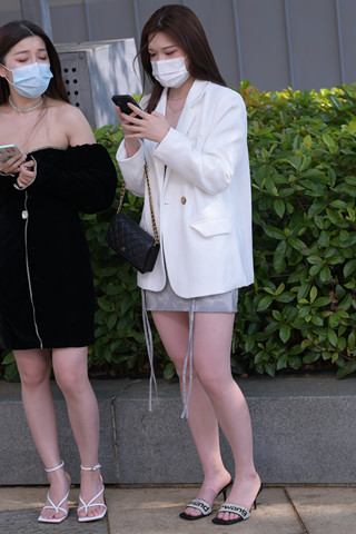 短裙美腿时尚美女