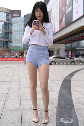 程生街拍★热裤的小默默 【套图+视频】