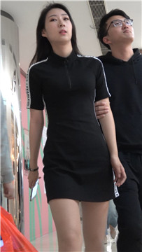 4K - 气质的黑色短裙美腿mm [786 MB/MP4]