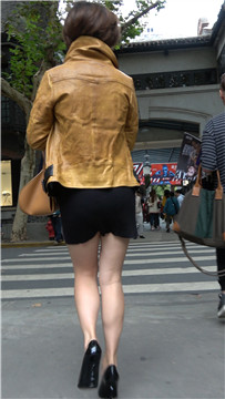 街拍高跟美腿熟女姐姐 [0.98 GB/MP4]