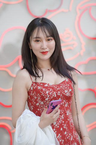 街拍高颜值女神姐姐