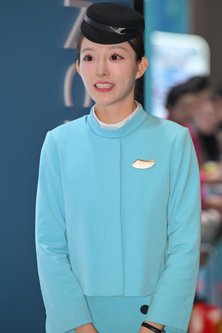 厦门航空的空姐-纤细美腿