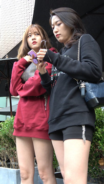 4K - 性感美腿美女姐妹 [1.76 GB/MP4]