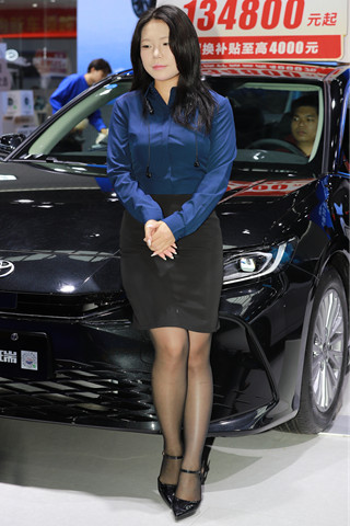 韵味黑丝汽车销售