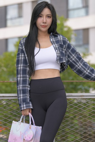 [一始专区] 黑色瑜伽裤美女 【图片➕视频】