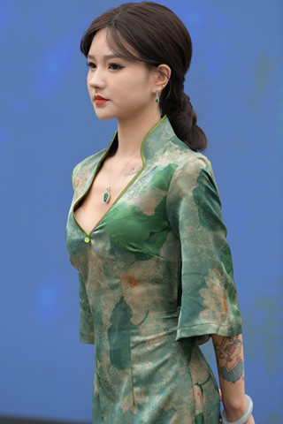 街拍韵味古风裙小娘子