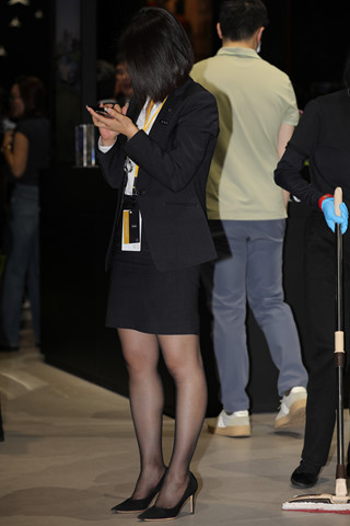 黑丝OL短发干练 【图片➕视频】