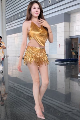 大长腿金色裙美腿
