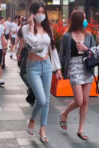 打电话的牛仔妹纸 [172 MB/MP4]