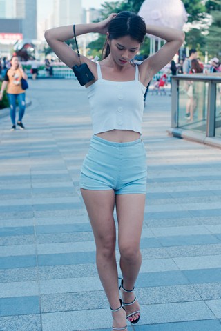 御风街拍★包臀短牛半月臀美女 【套图+视频】