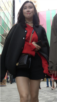 4K - 街拍短靴美腿mm [1.33 GB/mp4]