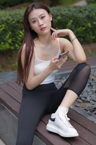 [一始专区] 何必太多情  【图片➕视频】