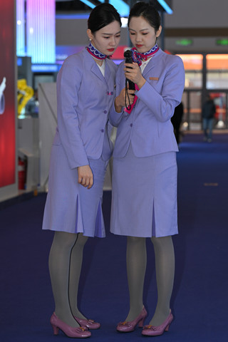 中国联合航空-厚灰丝空姐