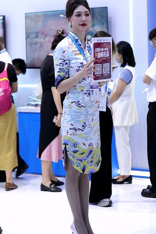 相机视频海航气质空姐灰丝高跟旗袍