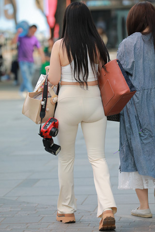 魅力超薄紧身白裤朲槭