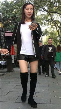 4K - 街拍小清新秀气美女小姐姐 [1.67 GB/MP4]