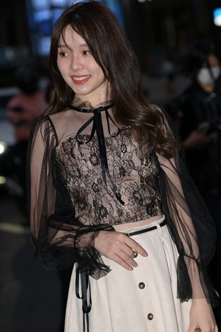 肌肤吹弹可破的甜美小姐姐