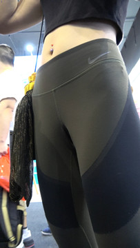 4K - 极品苗条小蛮腰露脐紧身运动弹力裤性感美女[2.01 GB]