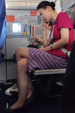 4K视频南航客舱低近视角旁边肉si空姐气质好