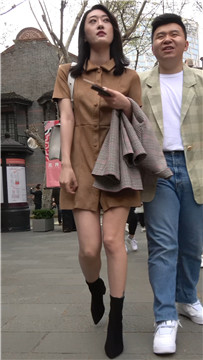 御姐范大长腿街拍美女