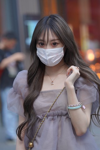 眉清目秀的邻家小妹