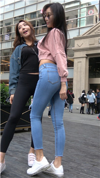 4K 超性感翘臀紧身牛仔美女姐姐 [522 MB]