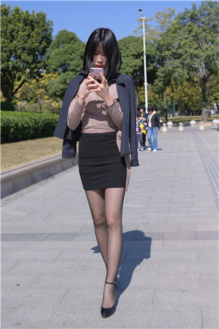 黑丝包臀裙美女 【套图+视频】