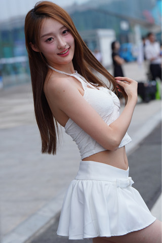 白短裙美腿美足网红 小桂圆