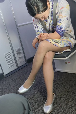 4k视频海航飞机上海天祥云开衩裙，灰丝空姐