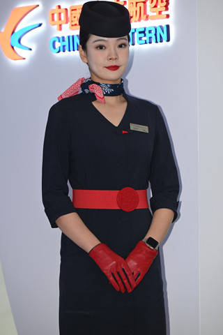 东方航空空姐-到底你喜欢哪个呢？