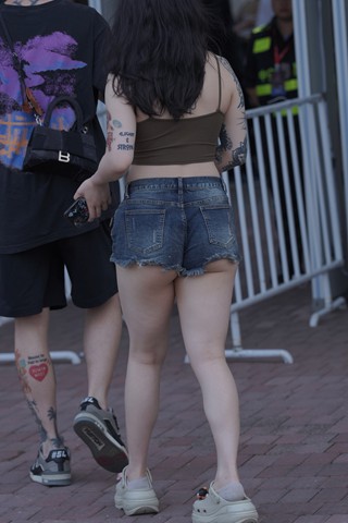 吊带衫热牛蜜臀