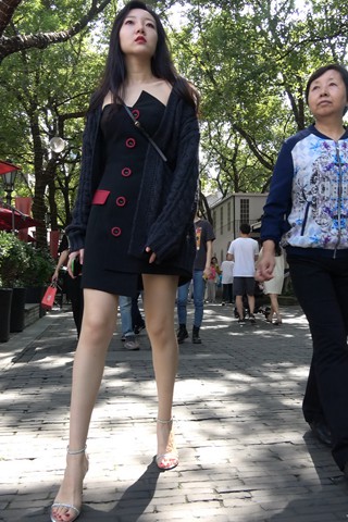 4K - 时尚气质高颜值街拍美女 [1.01 GB/MP4]