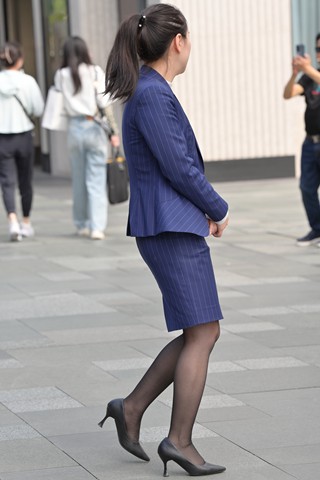 搭讪嘿丝女营业员