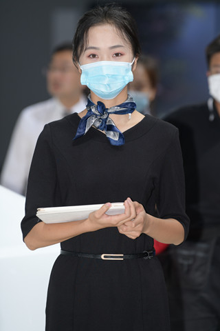 黑裙黑丝导购小姐姐