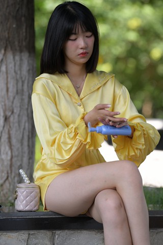 [一始专区] 遛狗女孩 【图片➕视频】