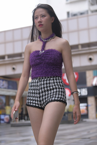 [一始专区] 性感热裤长腿美女  【图片➕视频】