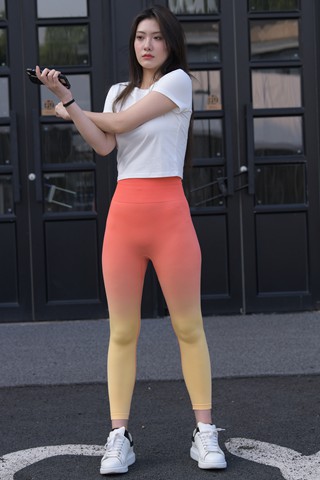 [一只麋鹿专区] 红色瑜伽裤美女  【图片➕视频】