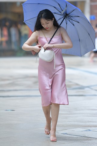 [红石专区] 搭讪粉红裙美女 【图片➕视频】